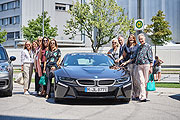 3. BMW Ladies Day 2018: BMW Niederlassungsleiter Peter May und die Ladies (©Foto: BMW)